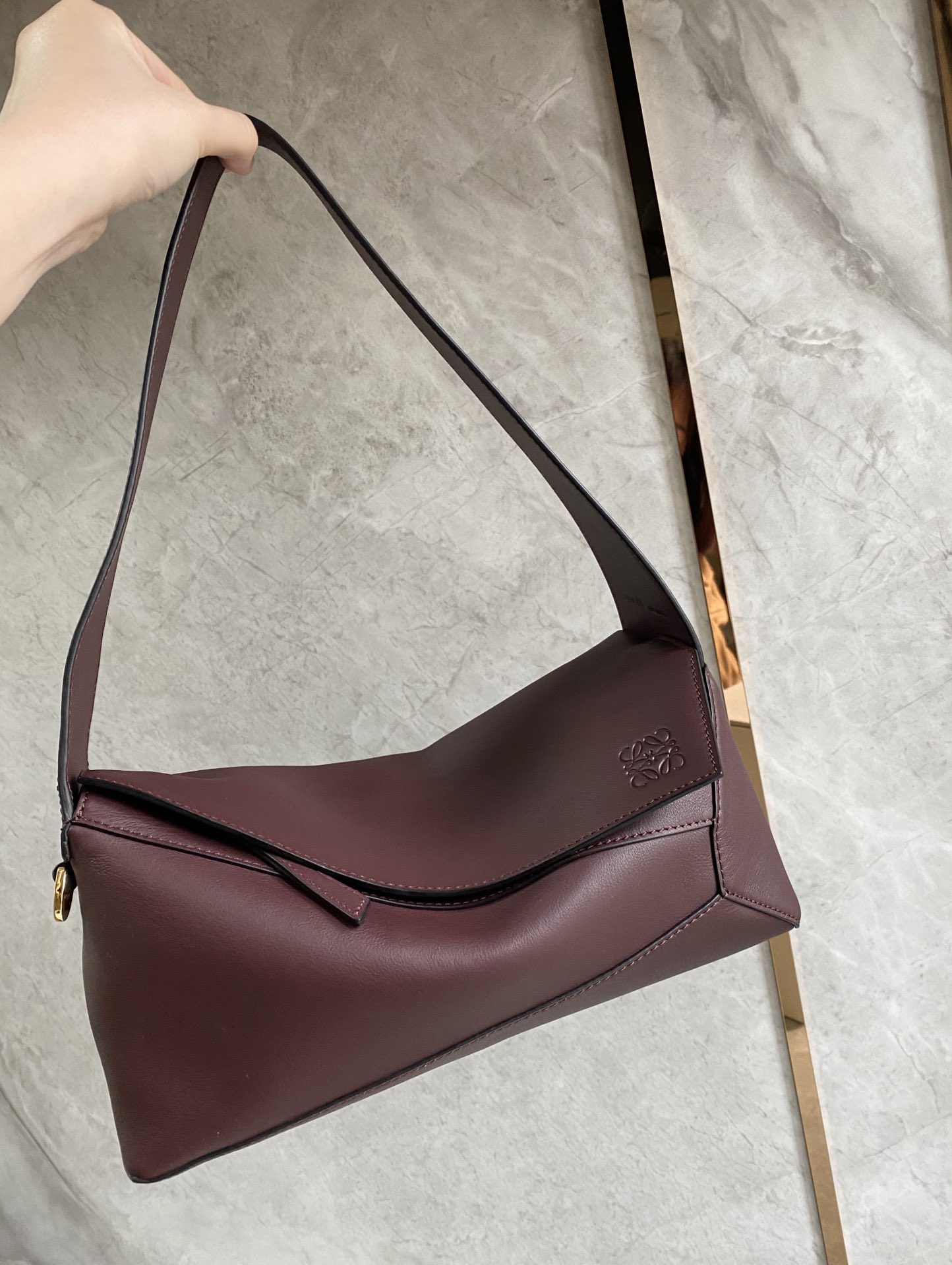 LOEWE罗意威Puzzle hobo腋下包 0673酒红