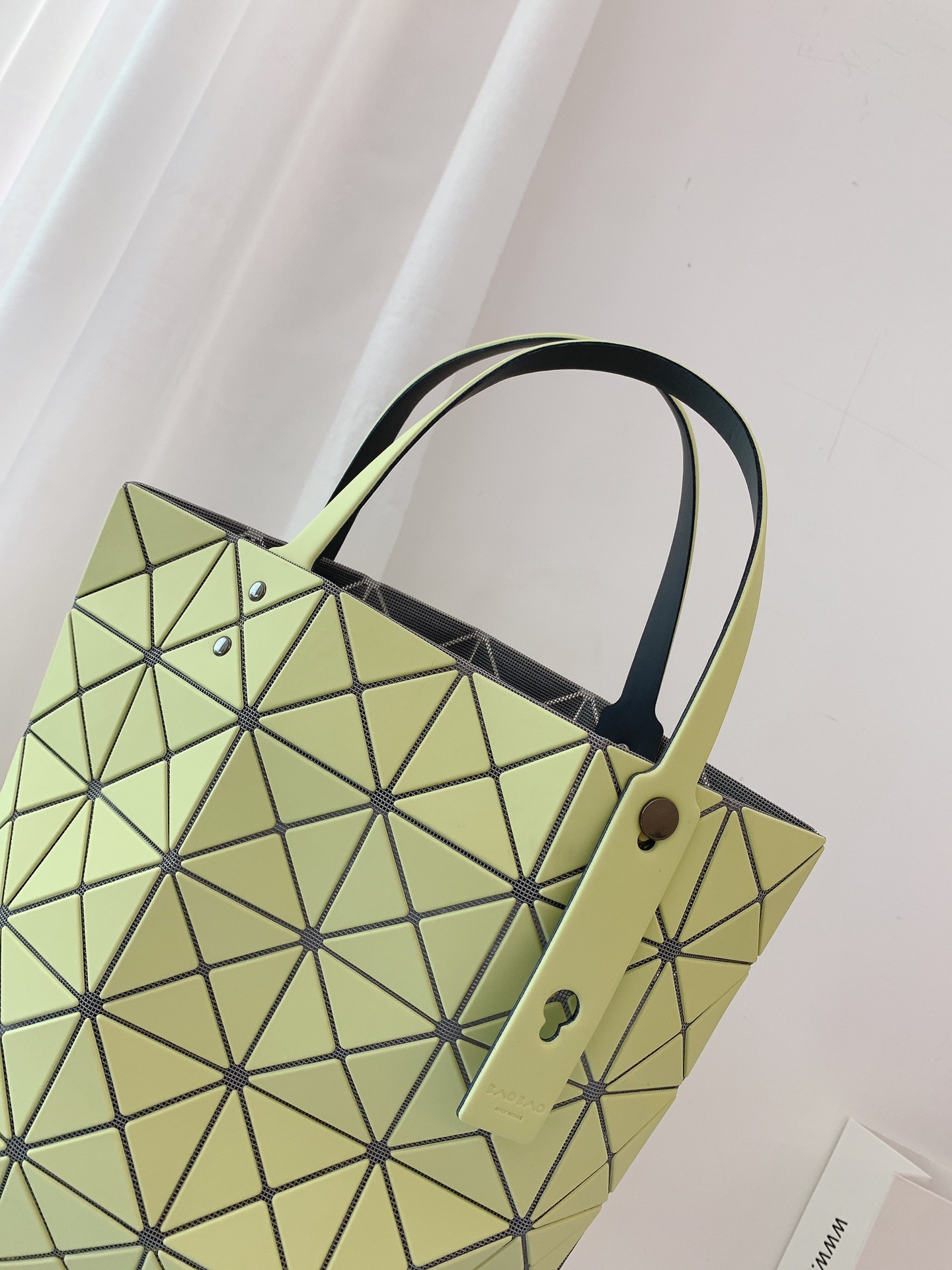 ISSEY MIYAKE 新品三月樱花季限定色手提袋0087