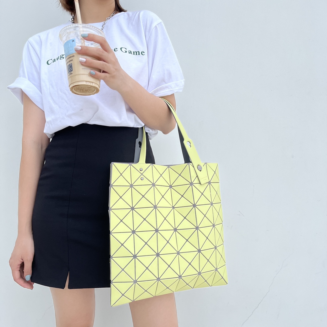 ISSEY MIYAKE 新品三月樱花季限定色手提袋0087