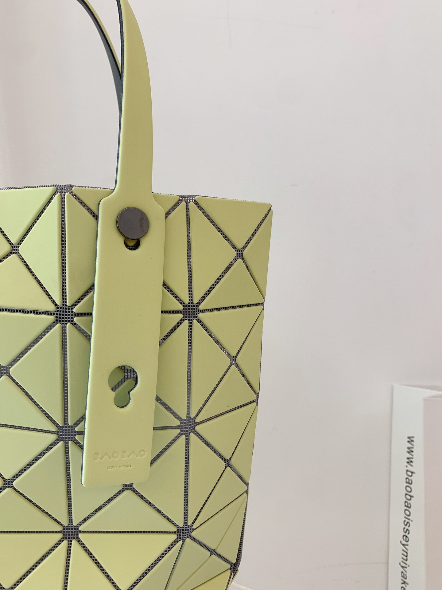 ISSEY MIYAKE 新品三月樱花季限定色手提袋0087