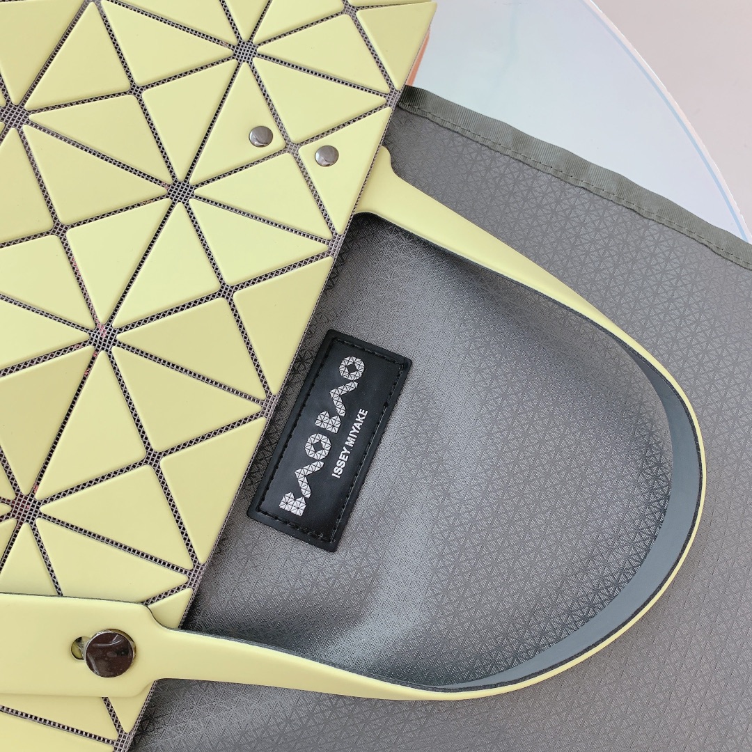 ISSEY MIYAKE 新品三月樱花季限定色手提袋0087