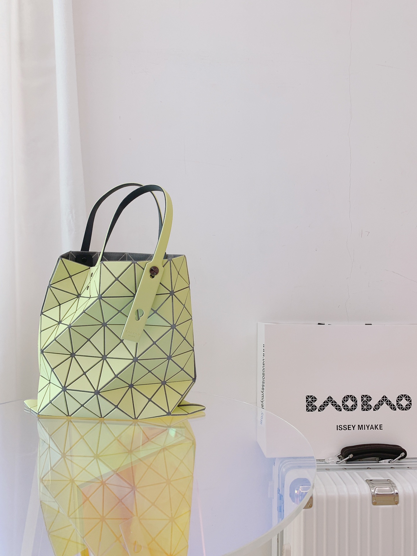 ISSEY MIYAKE 新品三月樱花季限定色手提袋0087