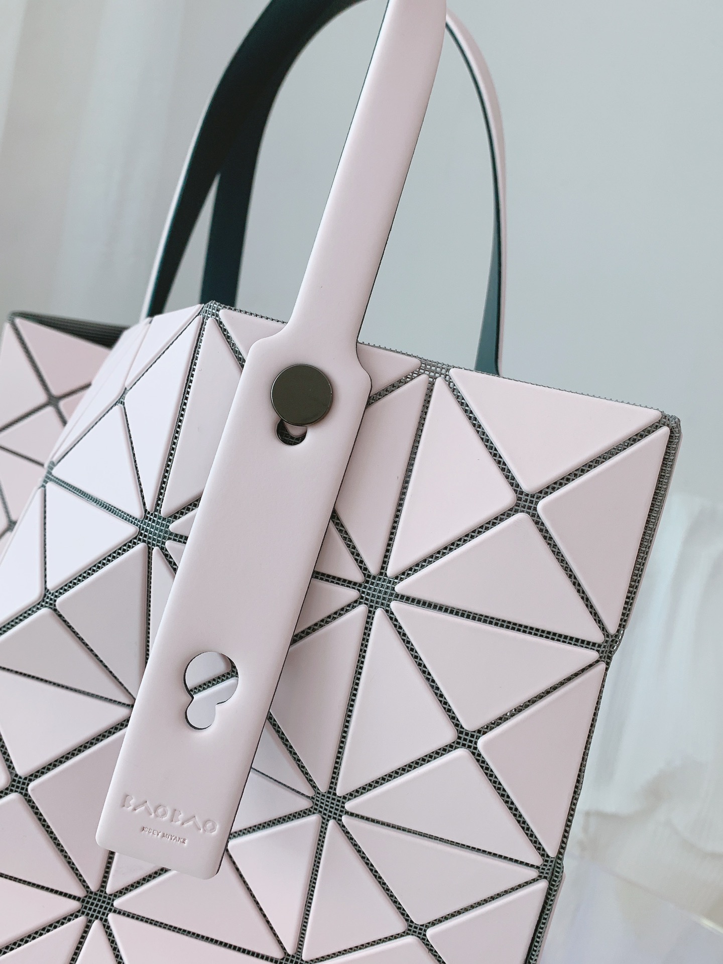 ISSEY MIYAKE 新品三月樱花季限定色手提袋0087