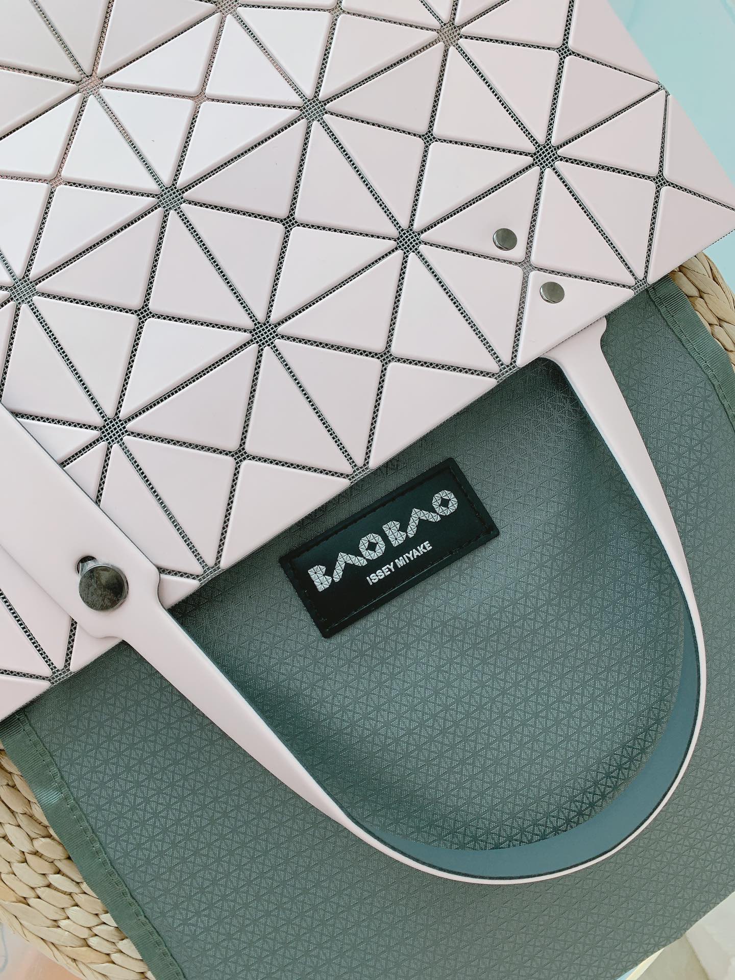 ISSEY MIYAKE 新品三月樱花季限定色手提袋0087