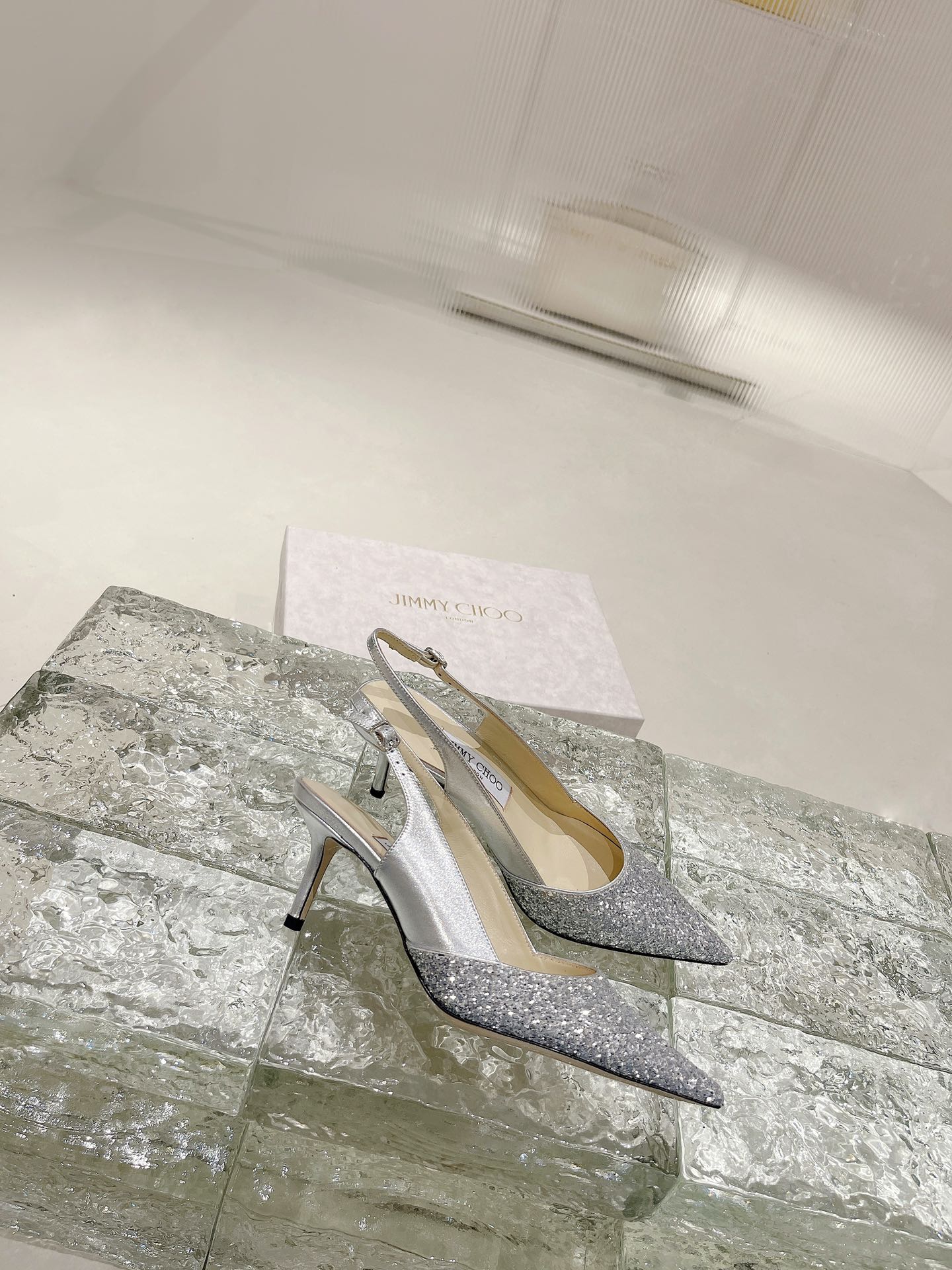 JIMMY CHOO ハイヒール サンダル ストラップサンダル ポインテッドトゥ パンプス クリスタルストラップ+輸入シープスキン フルグレインクリスタルシープスキン