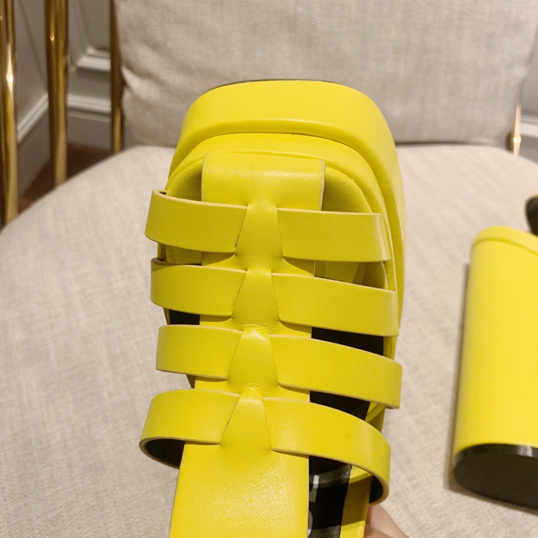 Suela de cuero 35.¡Versace odio alta colección! ¡En el extranjero comprado el original desmontado, 1