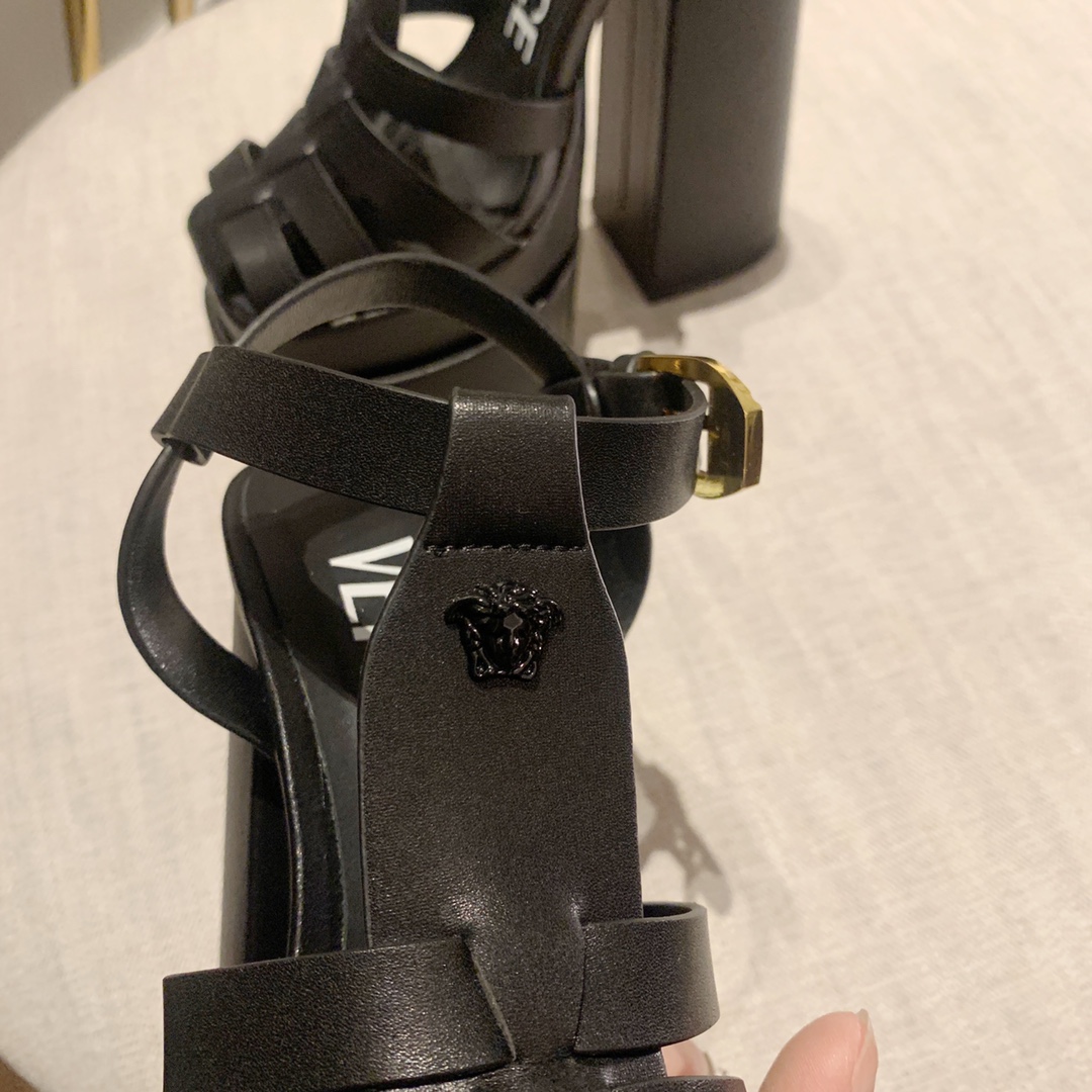 Suela de cuero 35.¡Versace odio alta colección! ¡En el extranjero comprado el original desmontado, 1