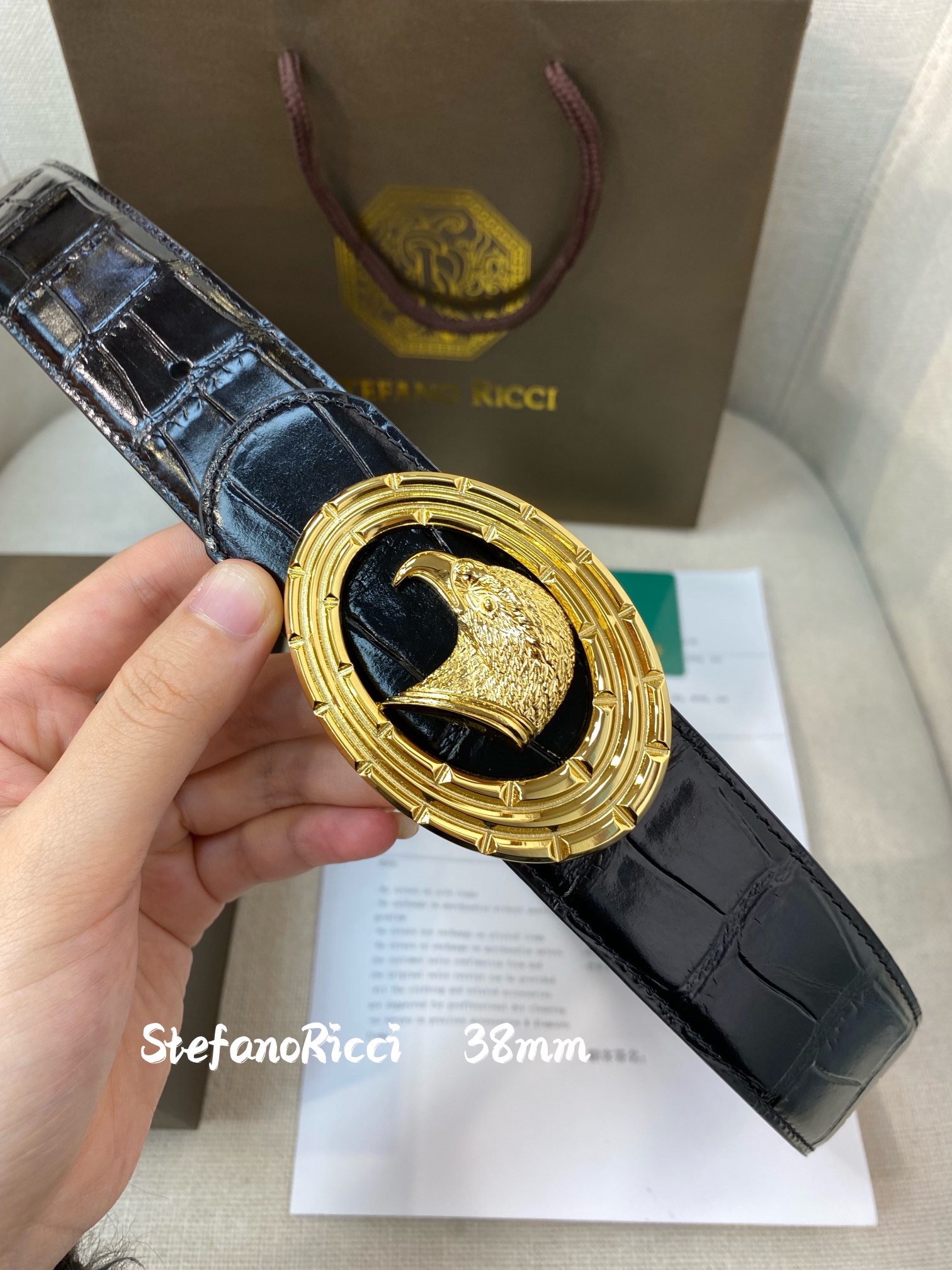 SR史蒂芬鹰头设计得栩栩如生全身散发