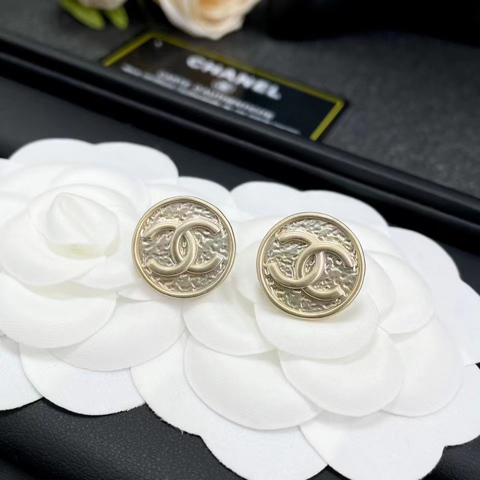 NO:574263,Xiaoxiang's new round retro simple glossy earrings, Chanel earrings, chanel19860909小香新款 圆形复古简约 光面耳钉,香奈儿耳钉,chanel,Jewelry