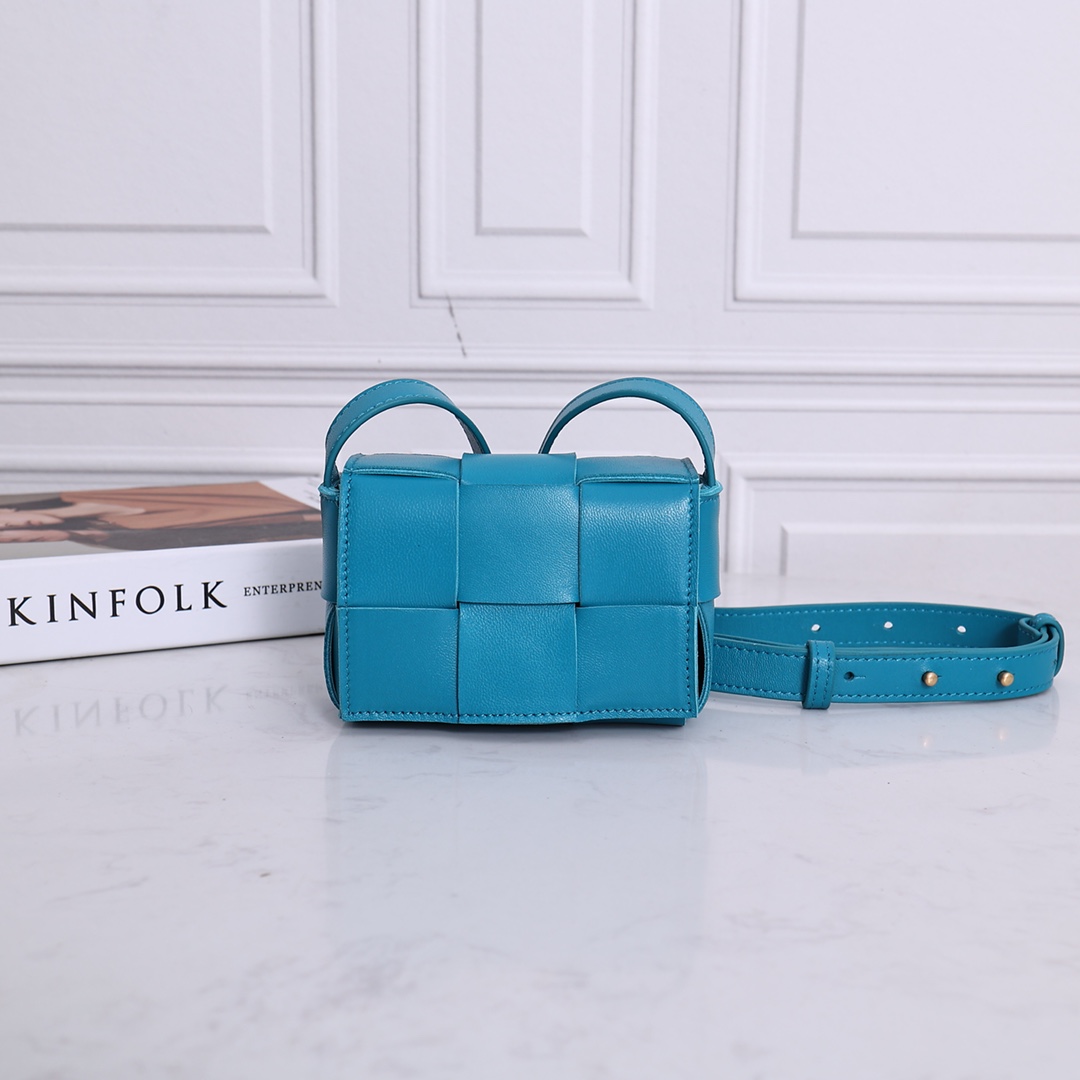 Sac à main mini à carreaux en cuir de mouton, porté épaule ou croisé