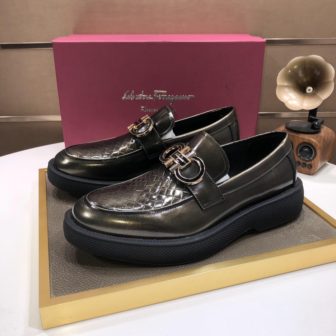 L0 Ferragamo原单版本菲拉格慕男士商务休闲皮鞋，顶级牛货.1:1出货⬆️奢华尊贵👞全部采用进口原版品牌皮料，只为打造更为舒适的穿着体验，鞋面：原版进口开边珠牛皮制作➕顶级进口水染全牛里，全真皮沿条，原版半真皮大底✔️ 3️⃣色可选
