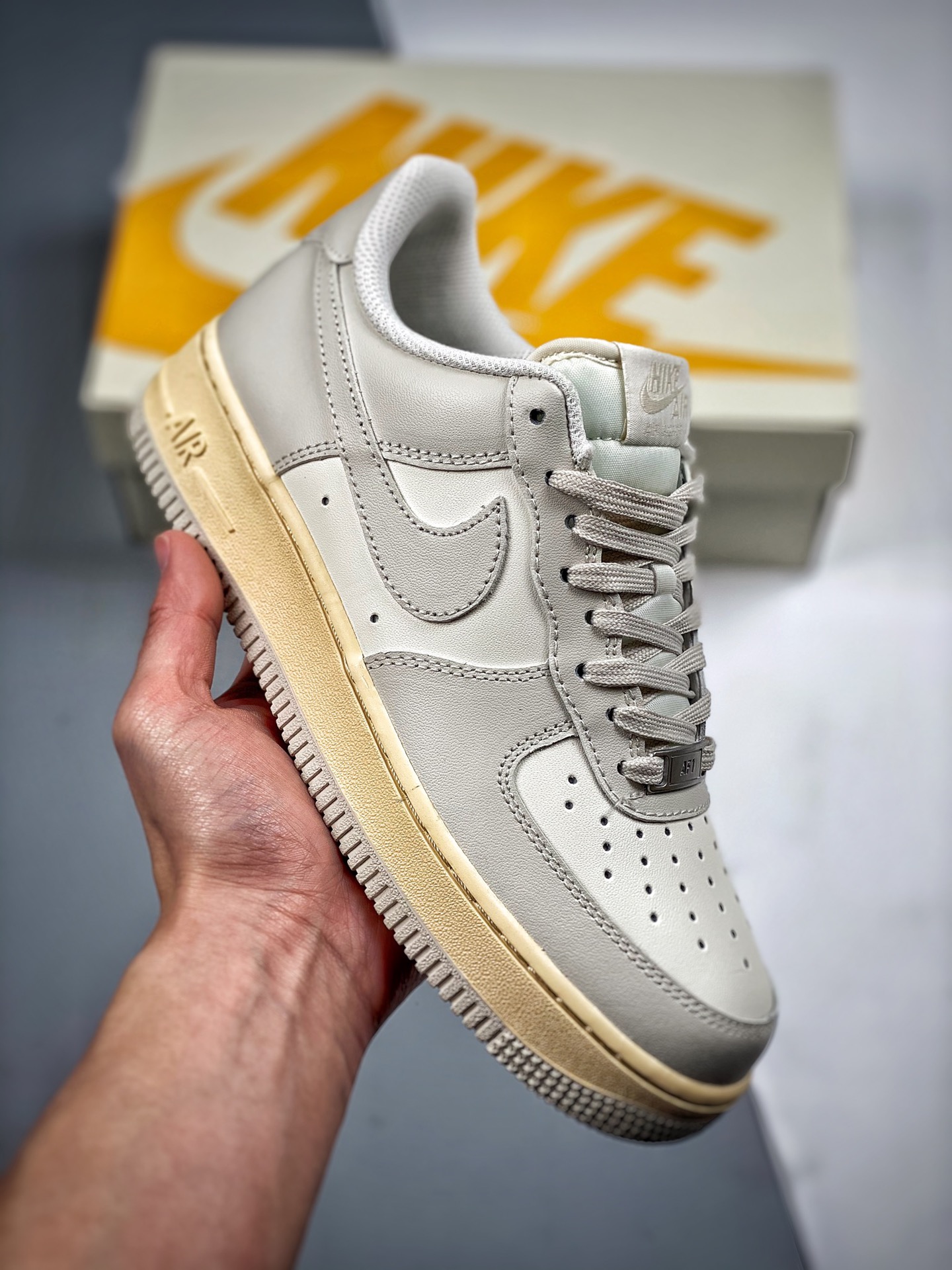Nk Air Force 1 Low, Air Force 1 en crema, horma y plantilla originales para un auténtico Air Force, especializado en ca…