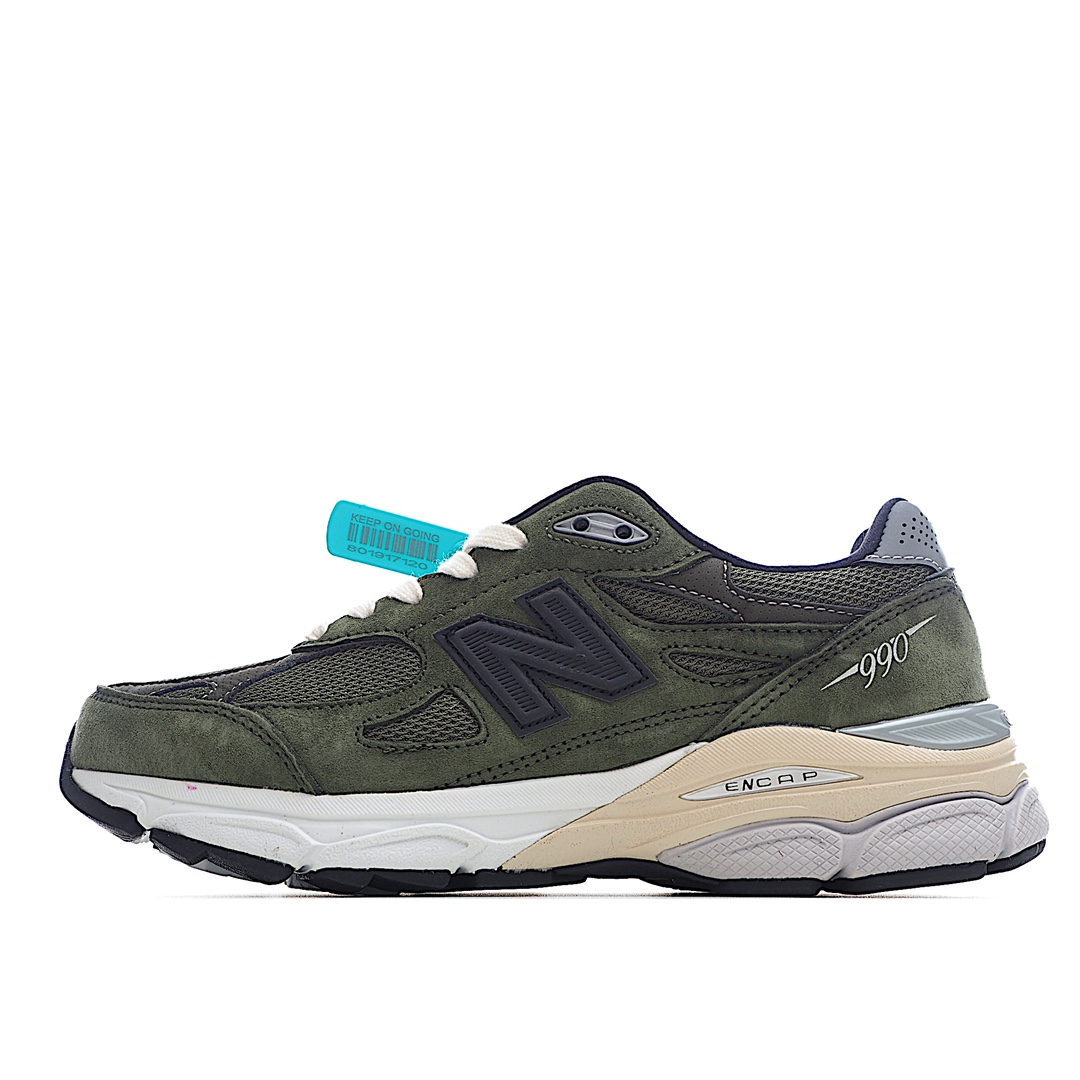G5 公司级 JJJJound x New Balance 990V3 联名款 反光经典复古休闲运动百搭老爹跑步鞋 M990JD3整双配色采用硬朗的军绿色呈现，整体颇有军事风气质，鞋面采用麂皮与网面材质搭配制作，质感层次十分丰富。后跟点缀 JJJJound 和 New Balance 的双方品牌 Logo，彰显联名身份。