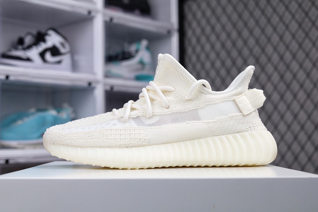 H0 Yeezy Boost 350 V2″Pure Oat” 纯白镂空 纯正莞产 外贸订单口碑惊人 原厂套楦 进口机台打造完美鞋型 满钉油性爆米花 原厂针织面 鞋型细节后跟收缩度完美 上脚轻易乱真 毕竟没人会趴着看你细节 为保证脚感 建议选大半码966WX