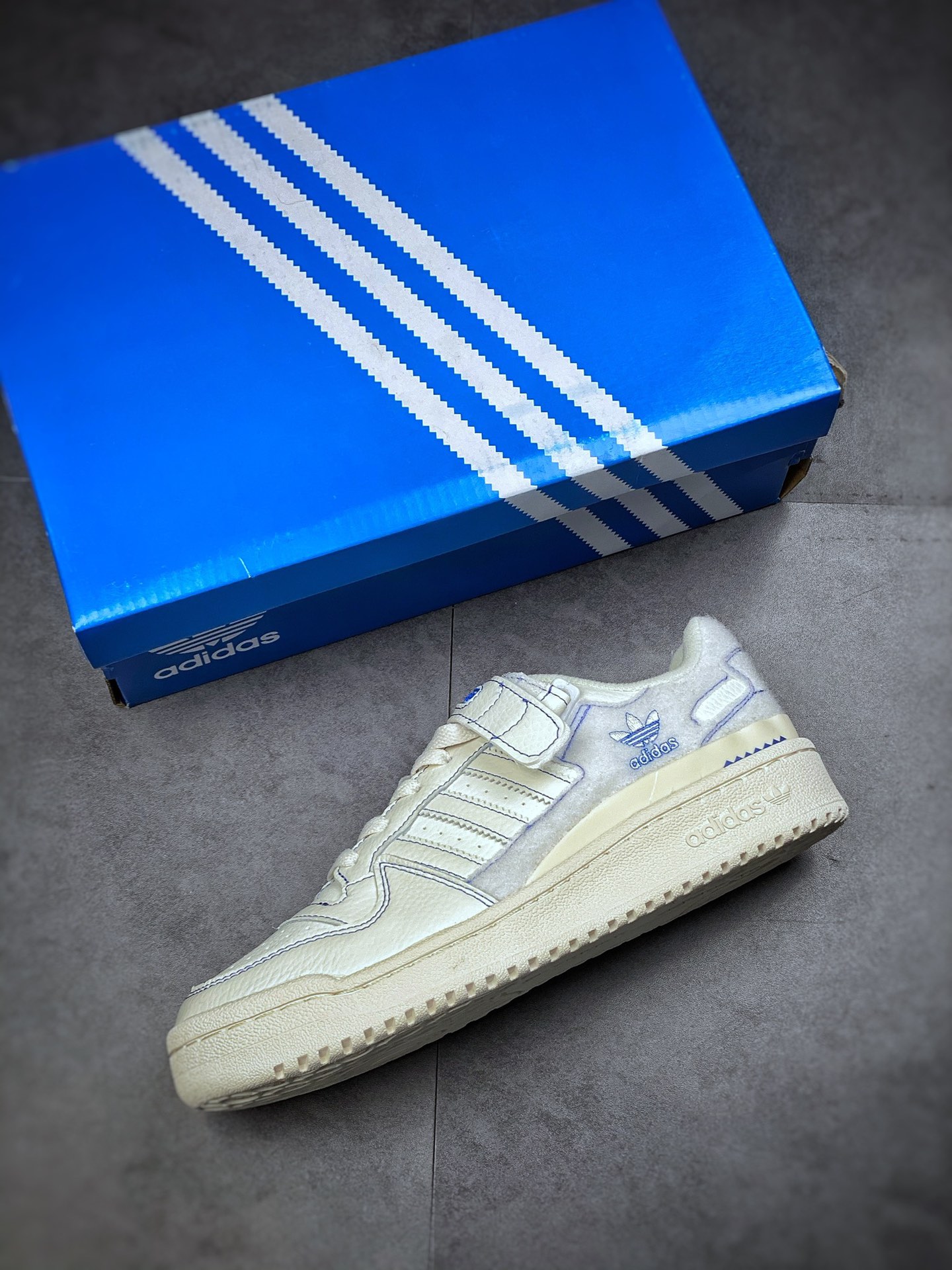 180 阿迪达斯 Adidas Forum 84 Low 低帮百搭潮流休闲运动板鞋GX1018-莆田鞋,莆田鞋货源,高仿鞋,高仿鞋货源,安福档口,莆田高仿鞋,莆田鞋批发,高仿鞋批发,莆田高仿运动鞋,高仿运动鞋,莆田运动鞋 180 阿迪达斯 Adidas Forum 84 Low 低帮百搭潮流休闲运动板鞋GX1018