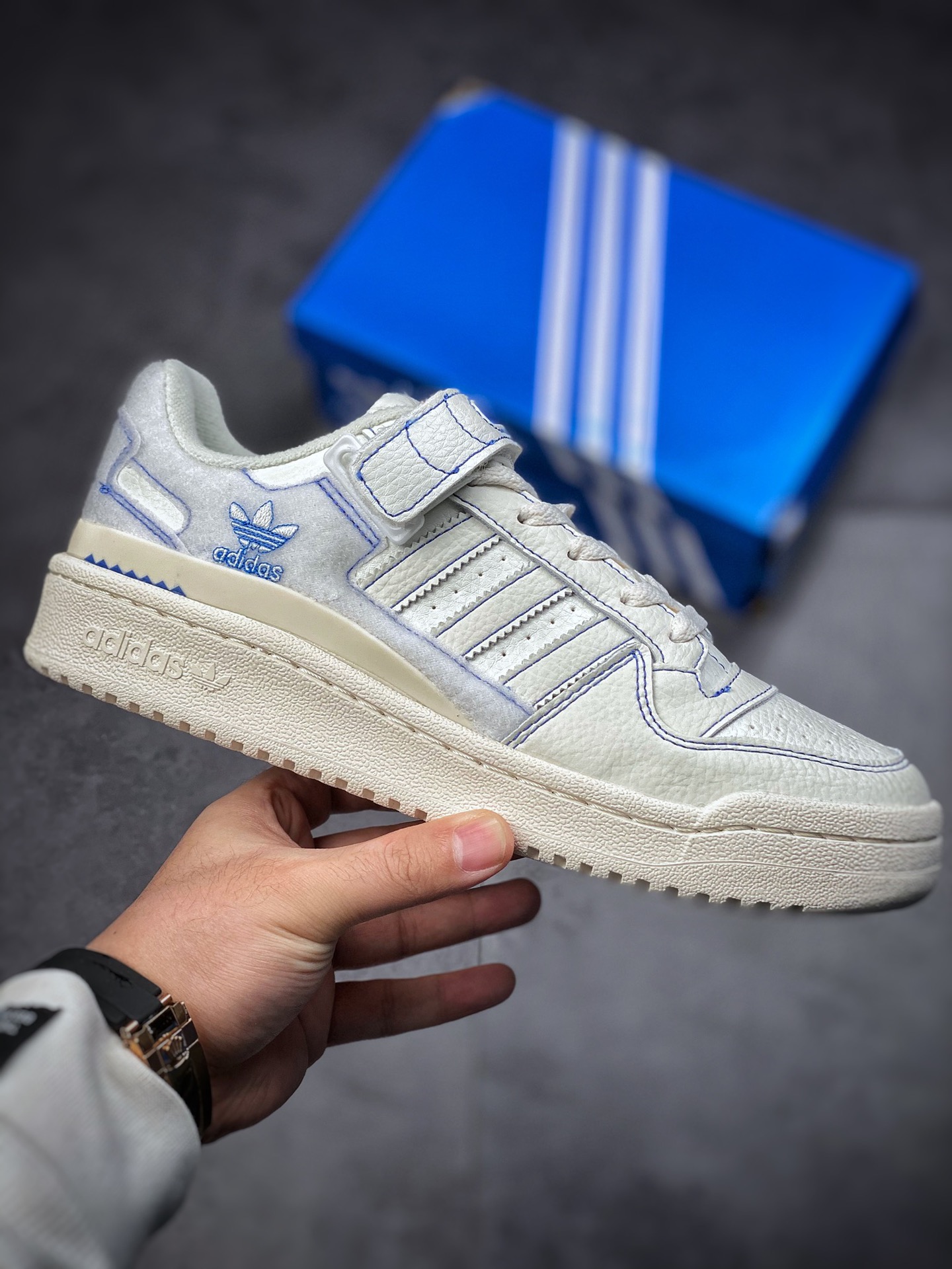 180 阿迪达斯 Adidas Forum 84 Low 低帮百搭潮流休闲运动板鞋GX1018-莆田鞋,莆田鞋货源,高仿鞋,高仿鞋货源,安福档口,莆田高仿鞋,莆田鞋批发,高仿鞋批发,莆田高仿运动鞋,高仿运动鞋,莆田运动鞋 180 阿迪达斯 Adidas Forum 84 Low 低帮百搭潮流休闲运动板鞋GX1018