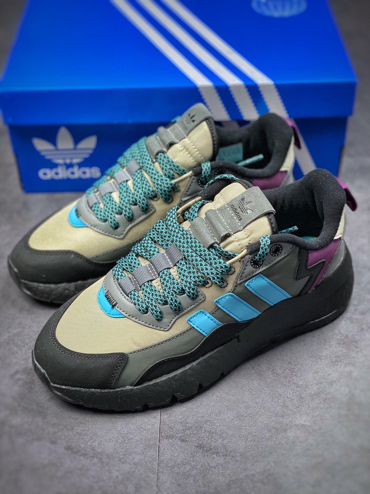 180 Adidas Nite Jogger Boost 3.0 三叶草 联名夜行者黑灰蓝FZ3665-莆田鞋,莆田鞋货源,高仿鞋,高仿鞋货源,安福档口,莆田高仿鞋,莆田鞋批发,高仿鞋批发,莆田高仿运动鞋,高仿运动鞋,莆田运动鞋 180 Adidas Nite Jogger Boost 3.0 三叶草 联名夜行者黑灰蓝FZ3665