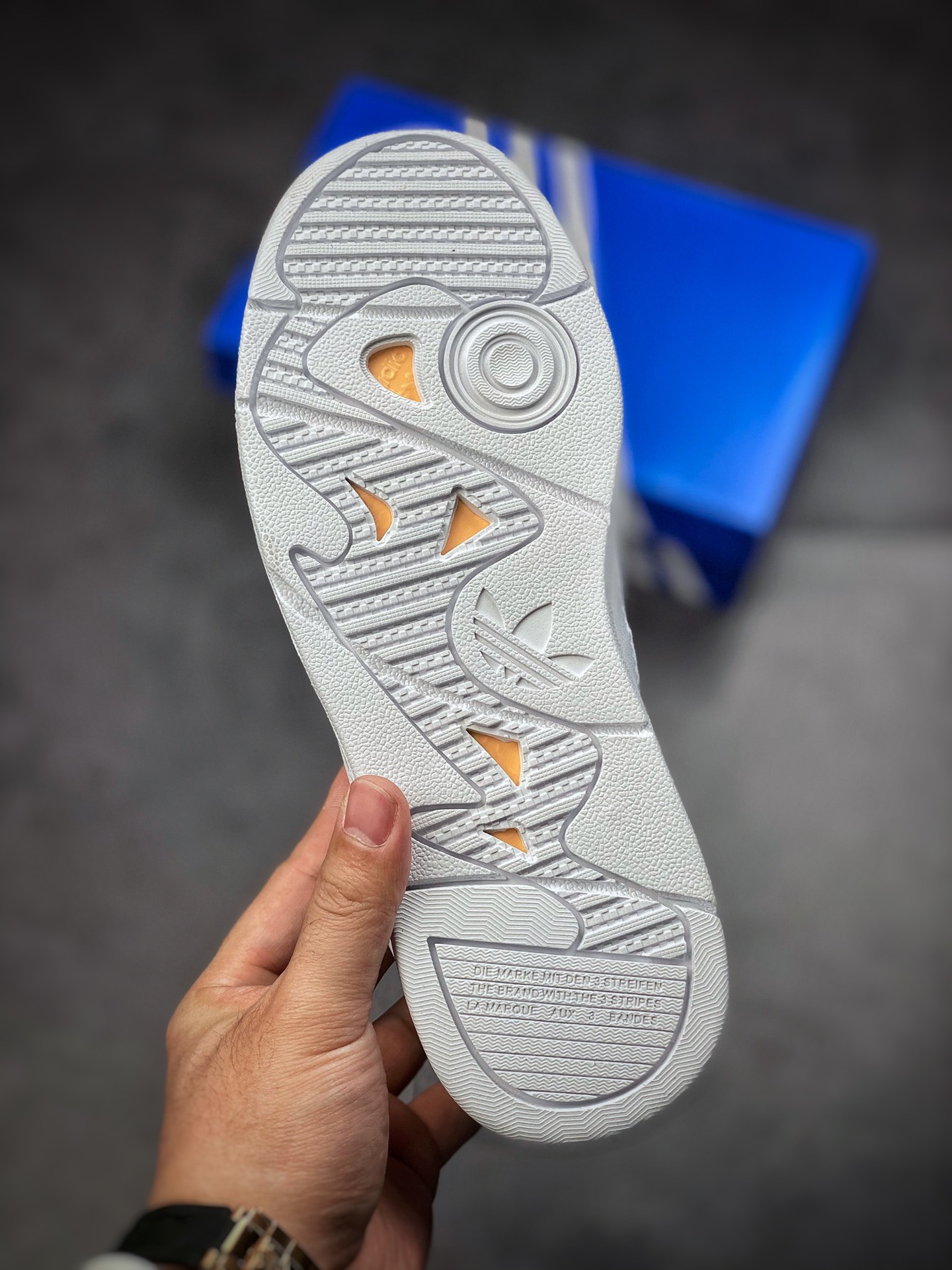 190  Adidas Originals Post UP 中邦 ”白橘” 海外渠道版 H00223