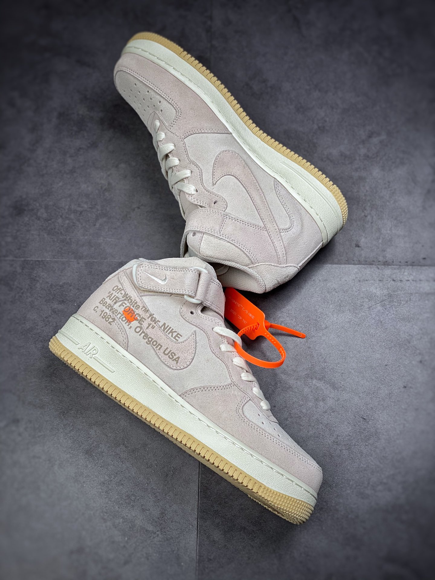 240  Off White x Nike Air Force 1 Mid 联名 CW2255-100