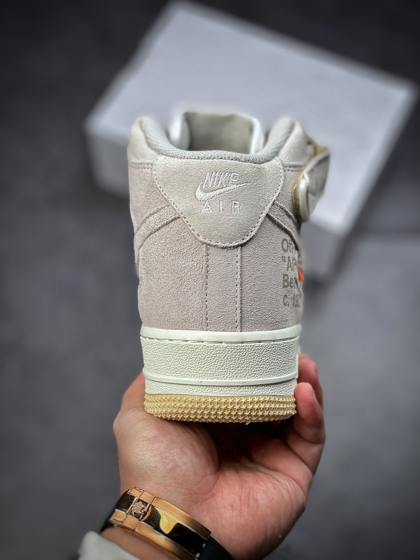 240  Off White x Nike Air Force 1 Mid 联名 CW2255-100