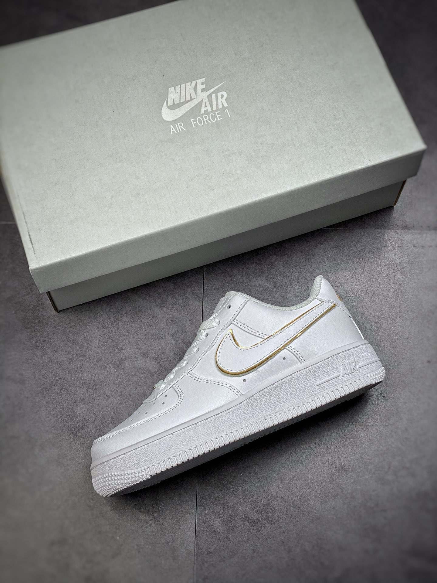150  Nike Air Force 1 Low 07 白金边钩AO2132-102