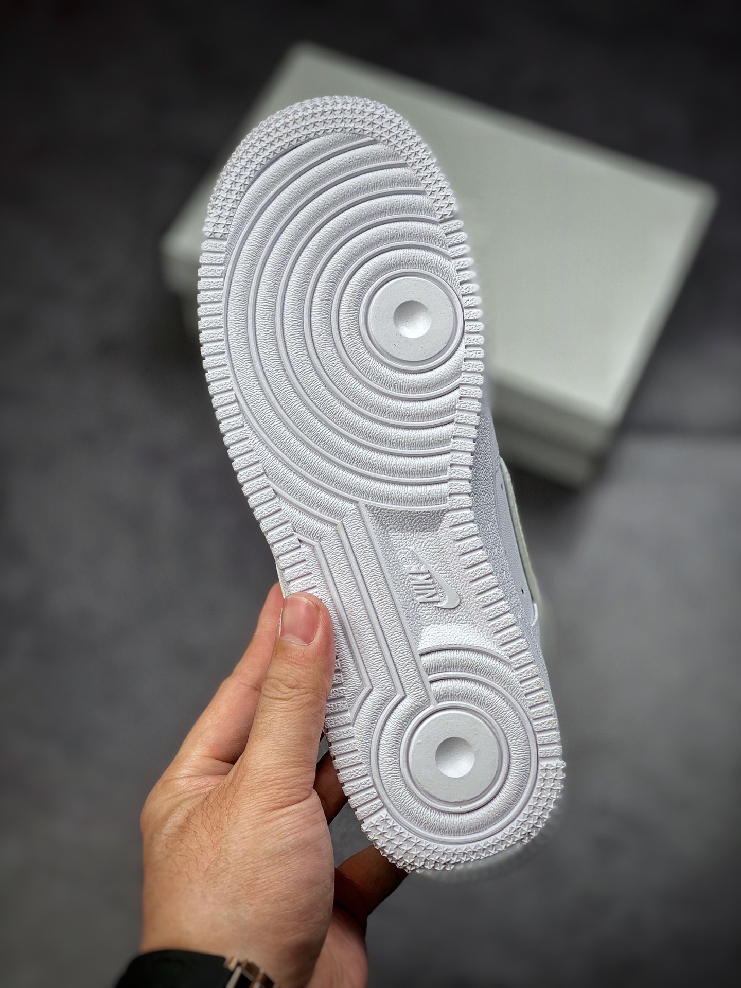 150  Nike Air Force 1 Low 07 白金边钩AO2132-102