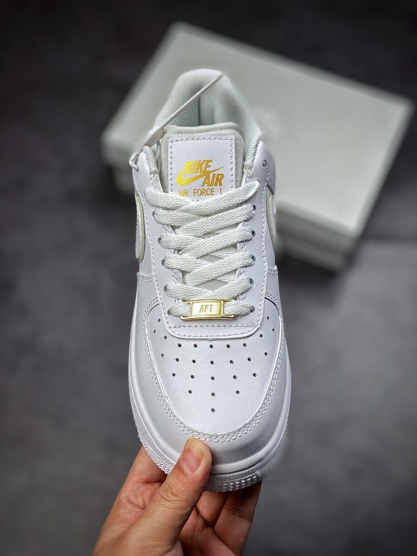 150  Nike Air Force 1 Low 07 白金边钩AO2132-102