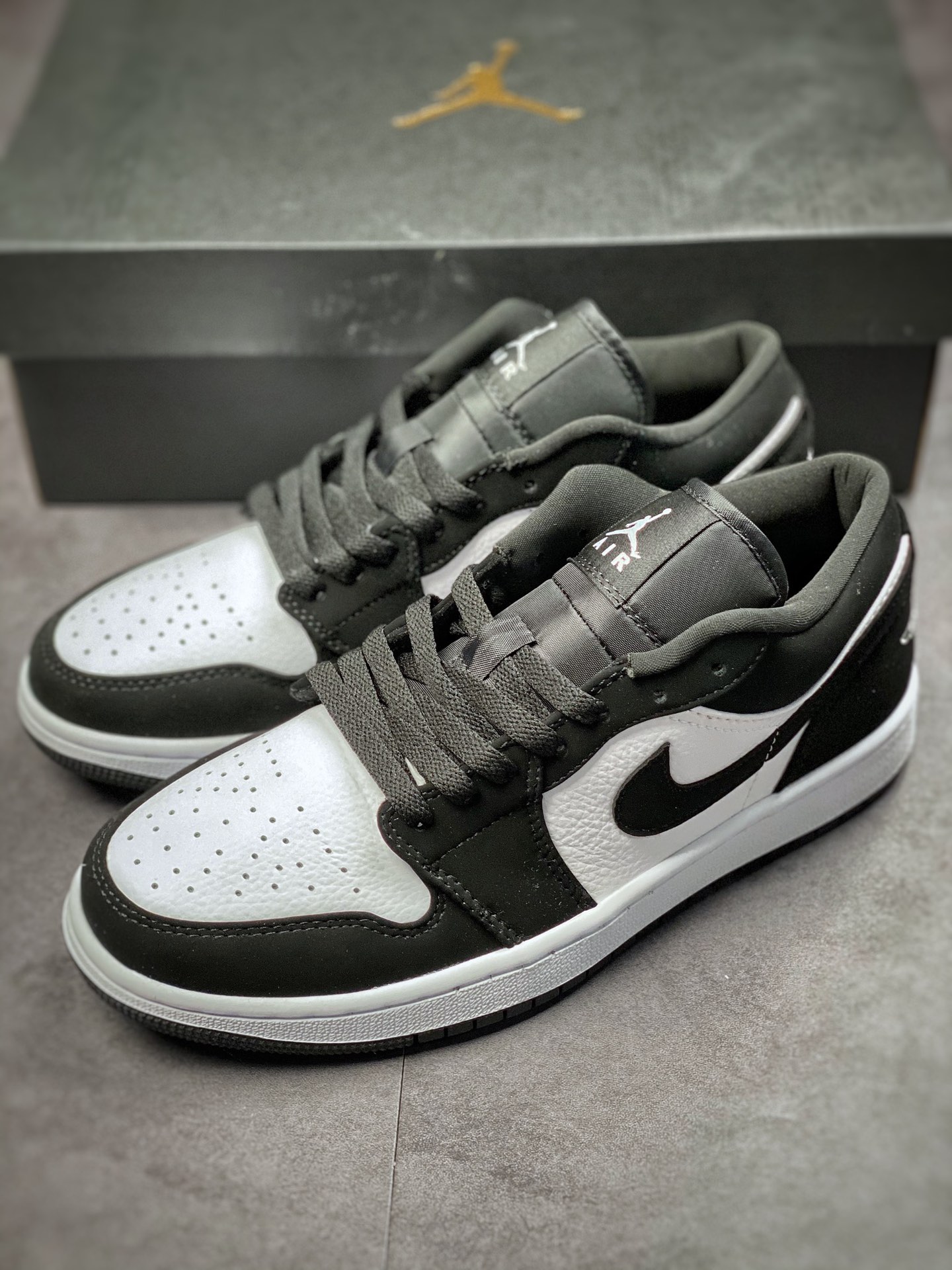 200  Air Jordan 1 Low 黑白 AJ1乔1低帮休闲板鞋 553558-001