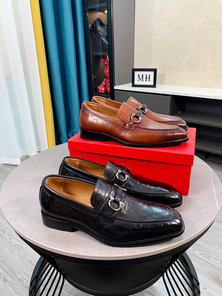 J0   全牛里Ferragamo菲拉格慕最新男士套脚商务皮鞋，头层采用意大利进口荔枝纹软牛皮➕奢华牛皮内里，带有LOGO的激光大底，柔软舒适🌴高端大气，高品味男士首选🍍38-44