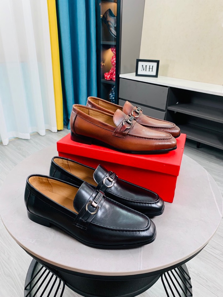 J0   全牛里Ferragamo菲拉格慕最新男士套脚商务皮鞋，头层采用意大利进口荔枝纹软牛皮➕奢华牛皮内里，带有LOGO的激光大底，柔软舒适🌴高端大气，高品味男士首选🍍38-44