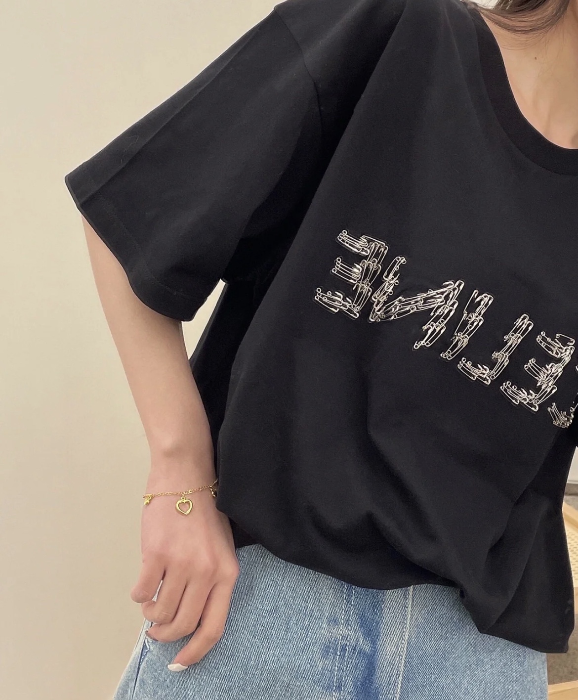 022赛琳别针短袖"