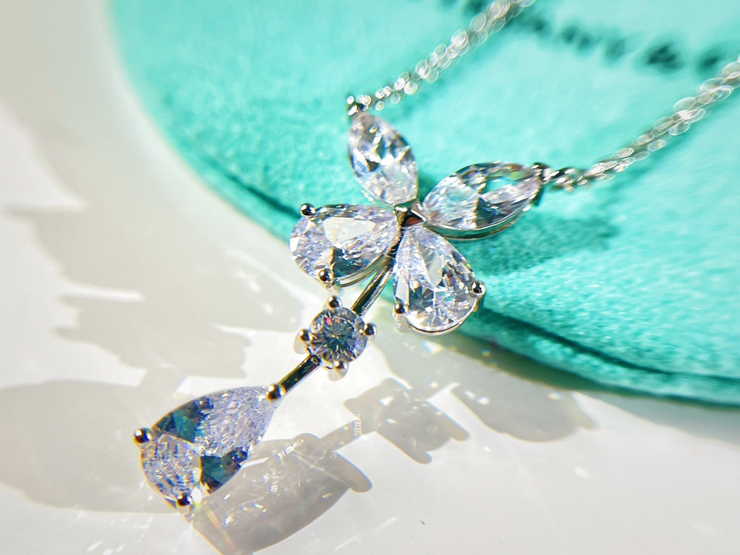 新款☑️TIFFANY&Co.蒂芙尼四叶草水滴钻项链