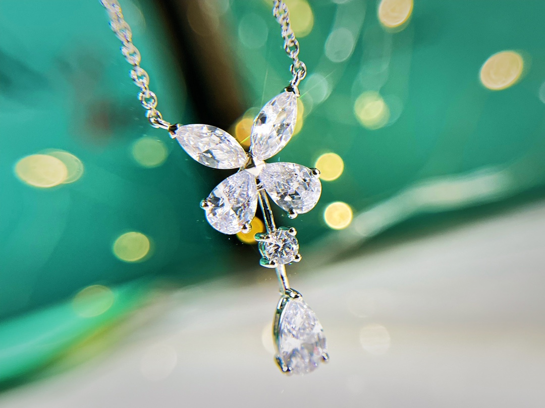新款☑️TIFFANY&Co.蒂芙尼四叶草水滴钻项链