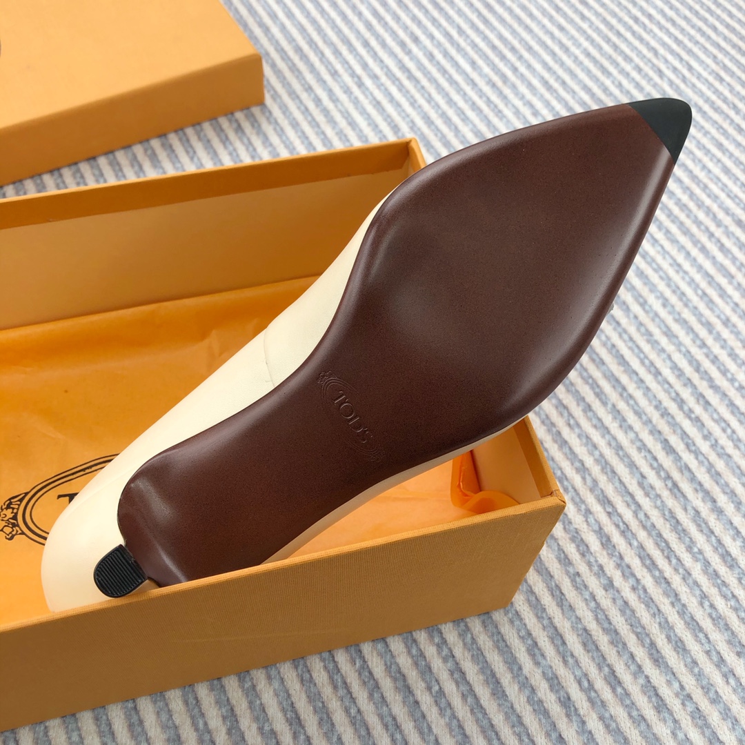 TODS Classic Plumb-Button Single-Shoe: Elegant Design with Shoe-Faced Embellishment - 图片 9