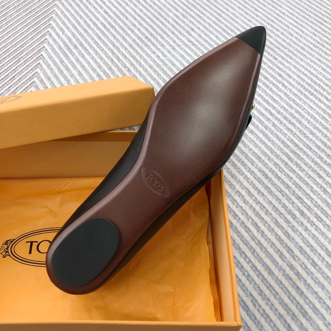 TODS Classic Plumb-Button Single-Shoe: Elegant Design with Comfortable Fit - 图片 9