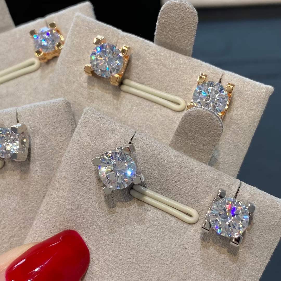 Cartier Cartier/卡地亚 CNC牛‮单角‬钻耳钉
