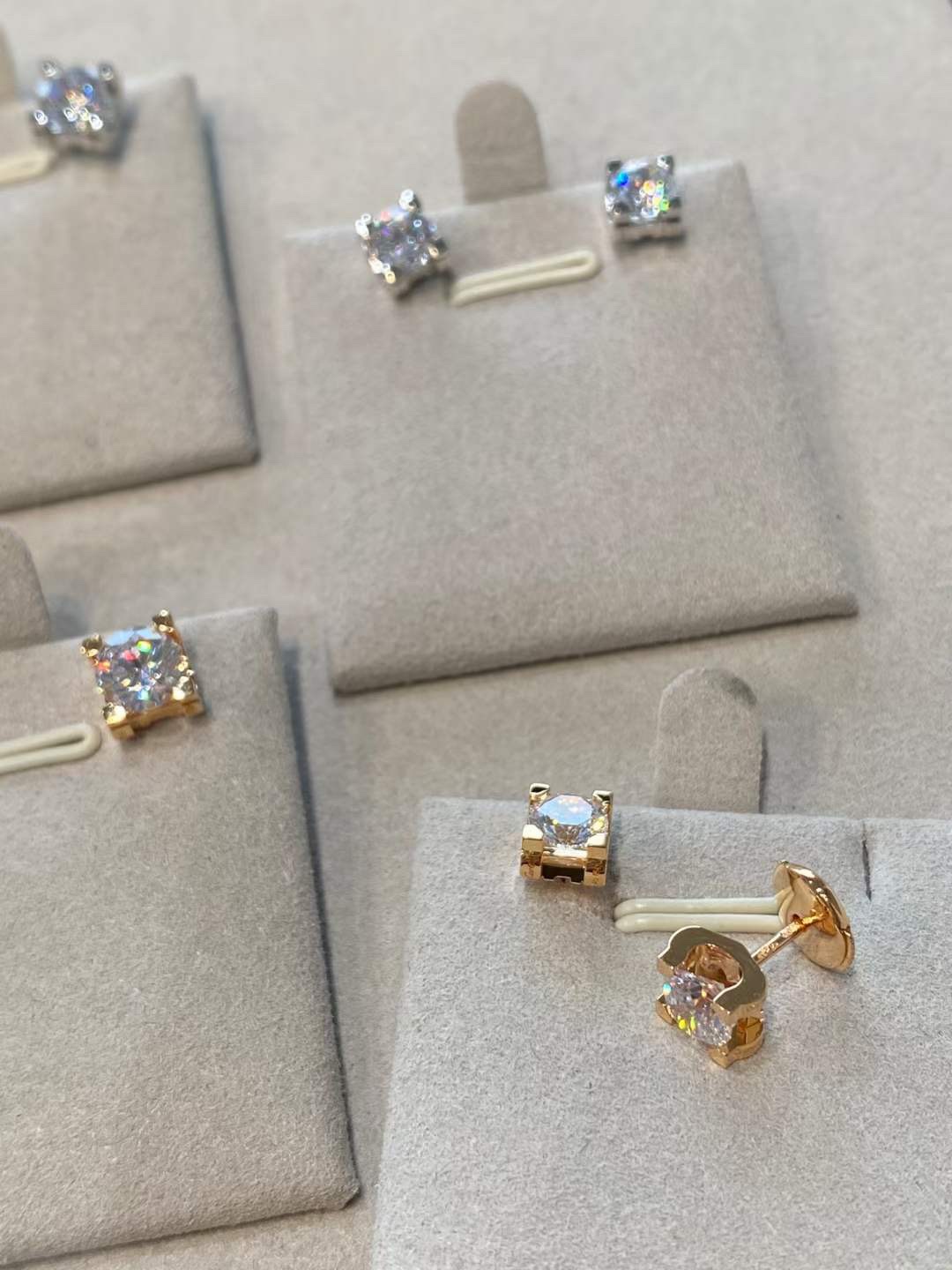 Cartier Cartier/卡地亚 CNC牛‮单角‬钻耳钉