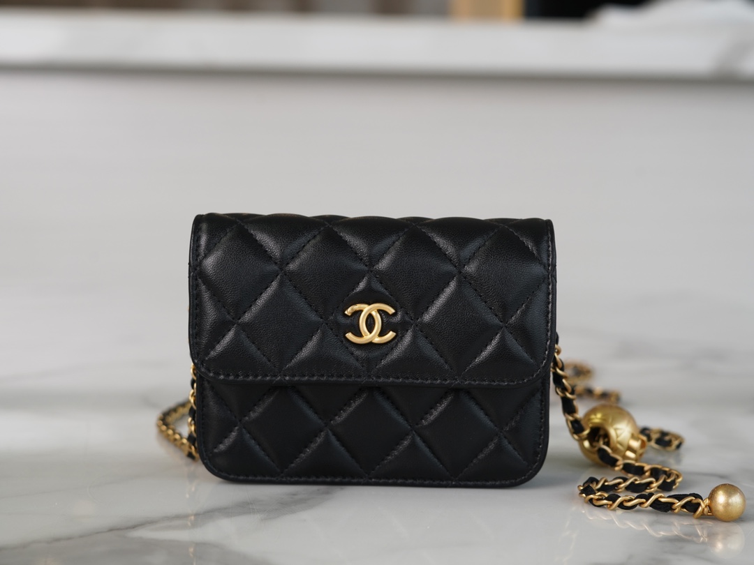 Chanel Flawless
 Belt Bags & Fanny Packs Black