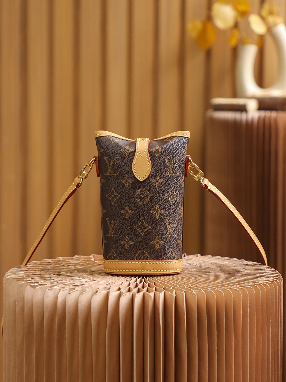 LV M80874 FOLD ME POUCH 手机包