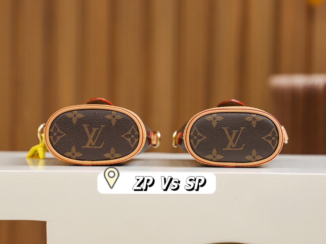 内部价 菱格变码SP免检 。 ❒ 𝐅𝐎𝐋𝐃 𝐌𝐄系列 #M80874# 𝐒𝐏免检版 ❒ 
◖ 𝐙𝐏 𝐕𝐬 𝐒𝐏 ◗拍摄对比
称之为“𝐒𝐩” 一定是独家的东西，
同时也是与柜子里的东西没有差异的底气！