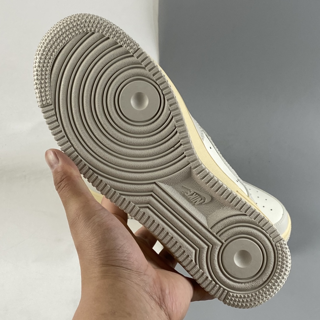 P240  Nike Air Force 1’07 Low 白灰色 空军一号低帮休闲板鞋 BS8871-227