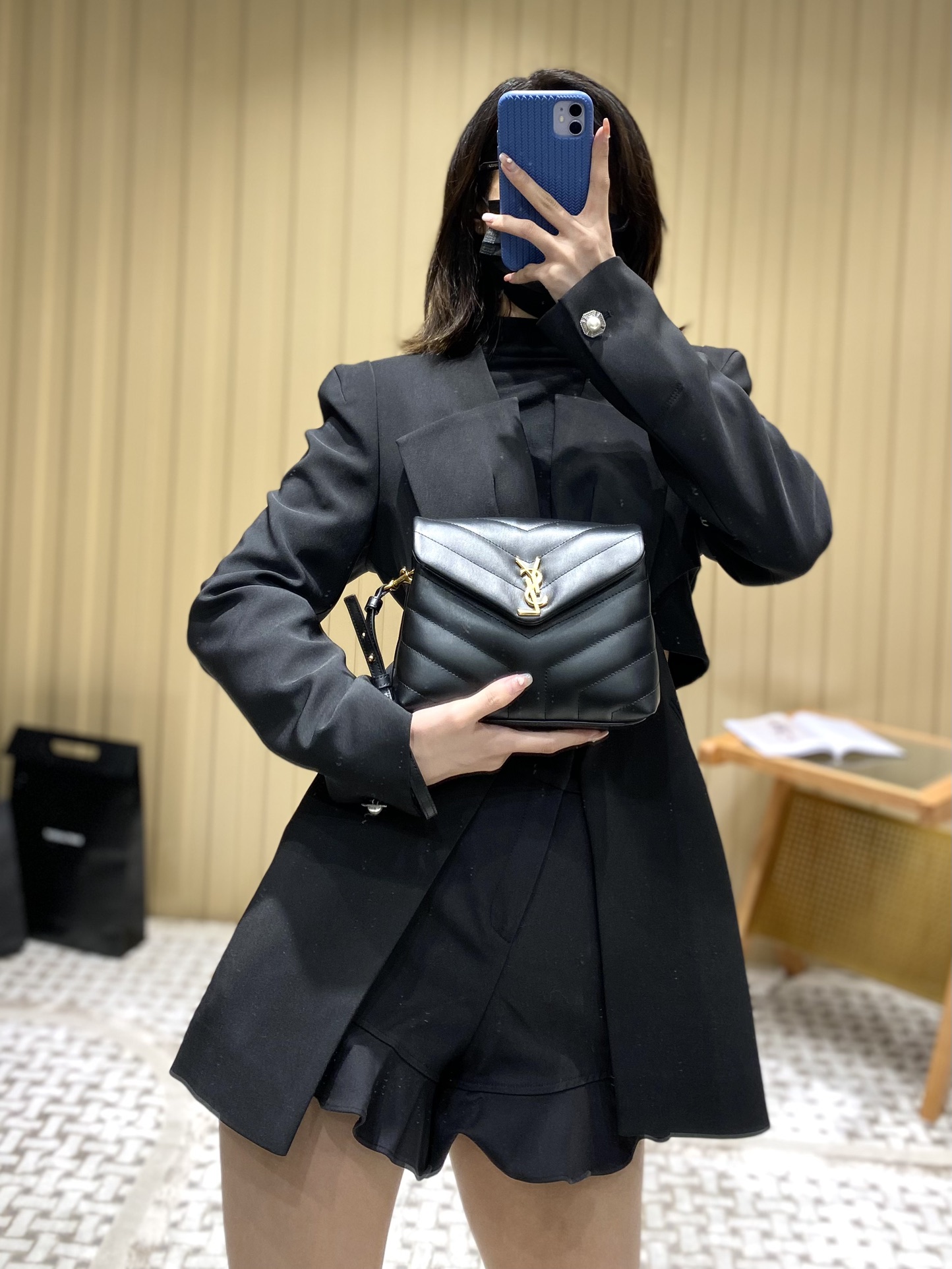 YSL LouLou 20CM 迷你斜挎包 467072黑色/金扣