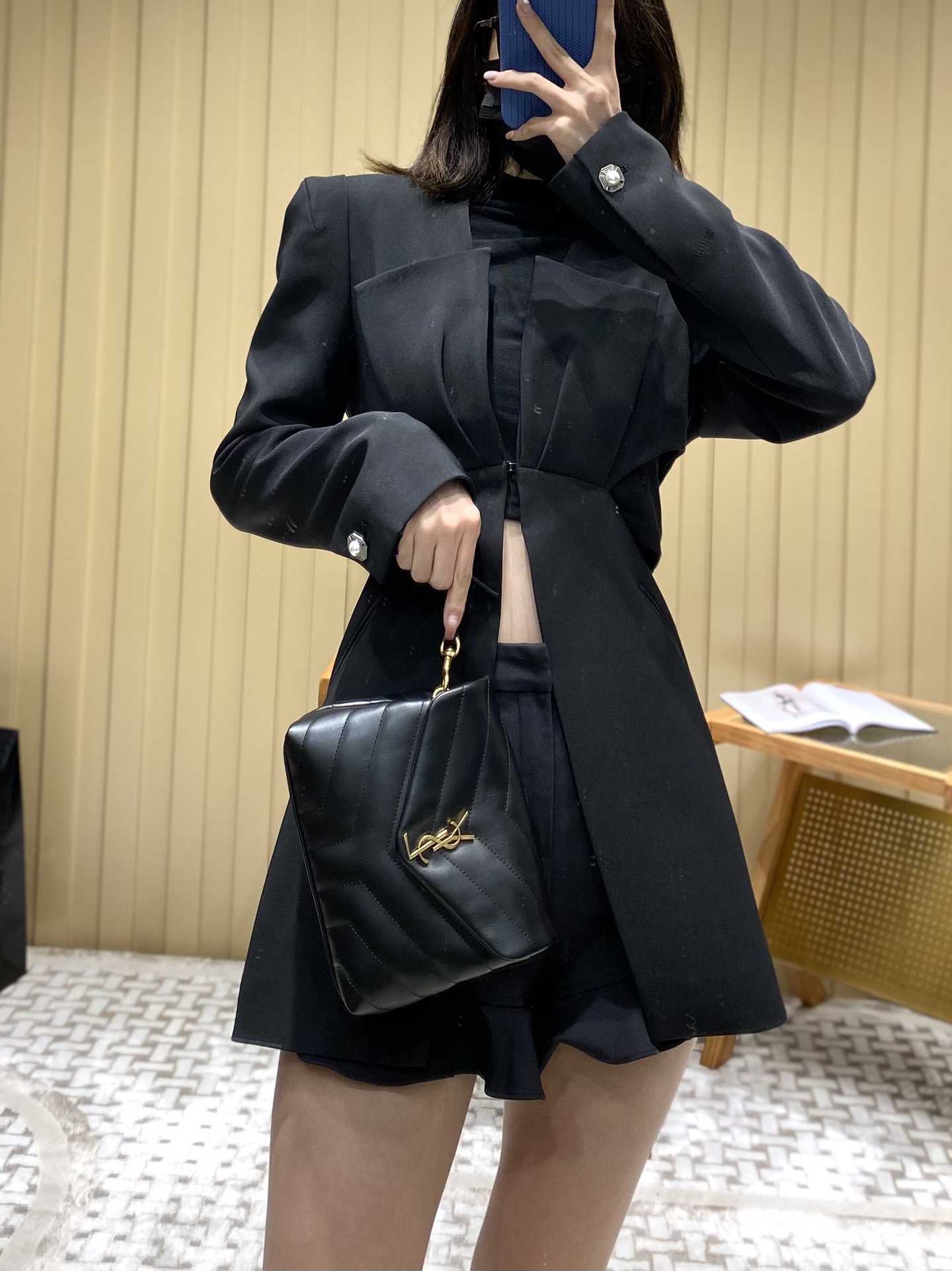 YSL LouLou 20CM 迷你斜挎包 467072黑色/金扣