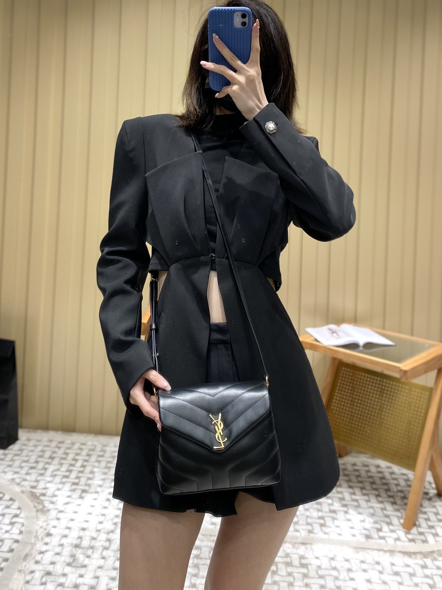YSL LouLou 20CM 迷你斜挎包 467072黑色/金扣