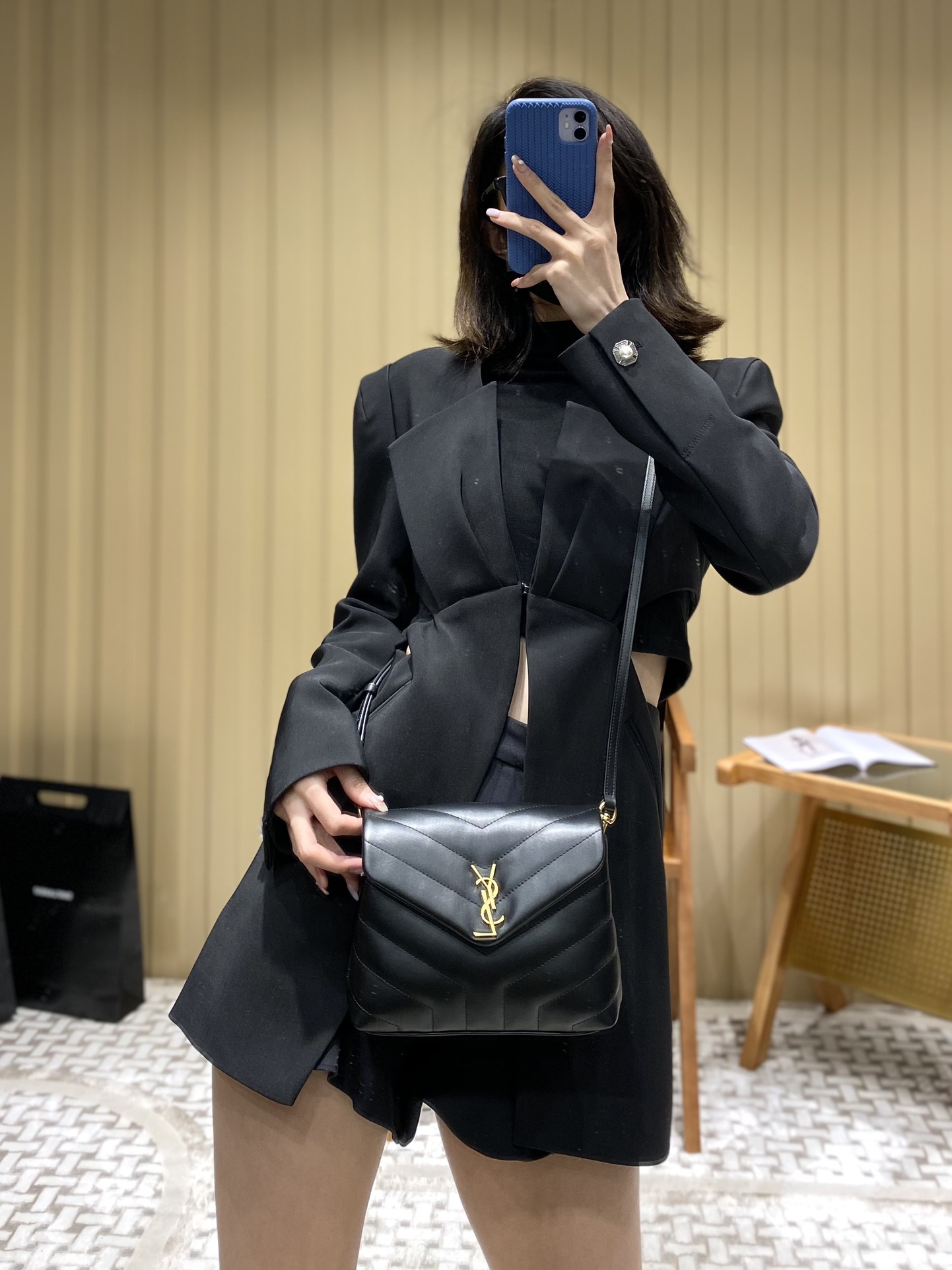 YSL LouLou 20CM 迷你斜挎包 467072黑色/金扣