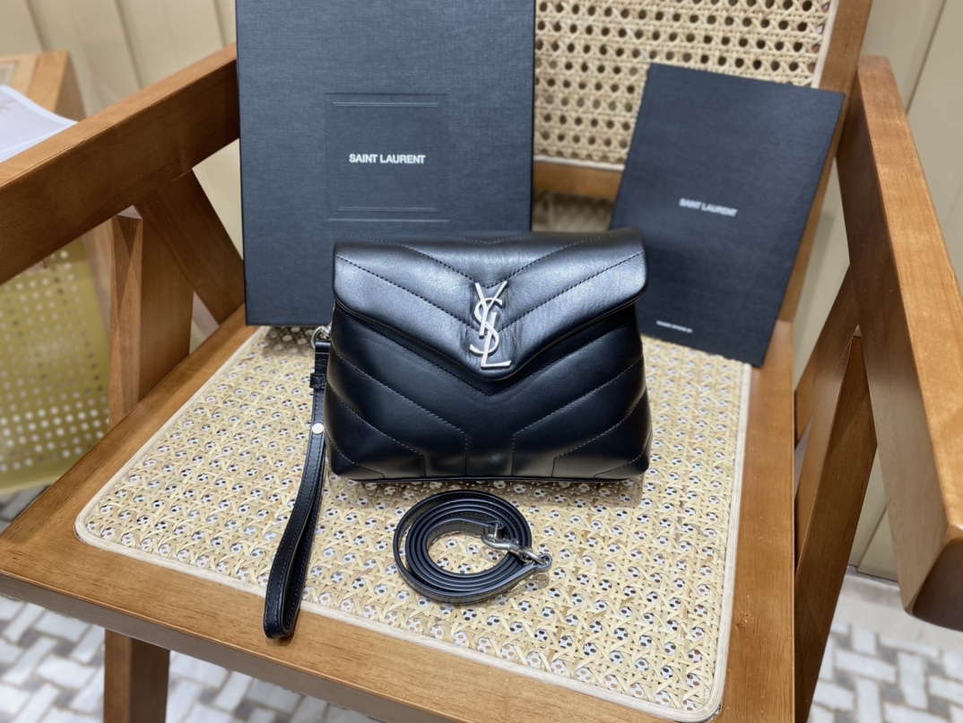 YSL LouLou 20CM 迷你斜挎包 467072黑色/银扣