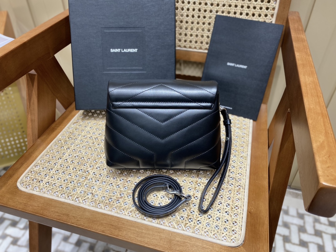 YSL LouLou 20CM 迷你斜挎包 467072黑色/银扣