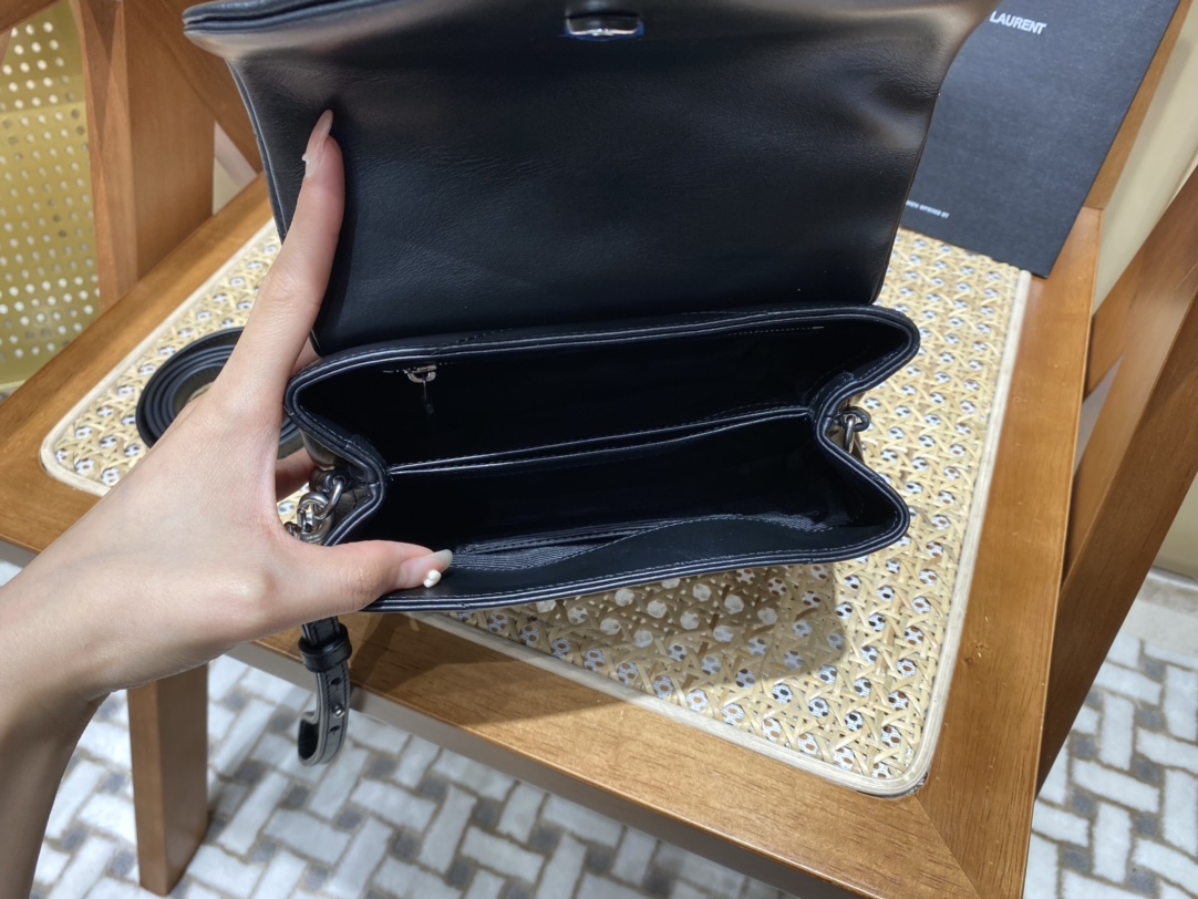 YSL LouLou 20CM 迷你斜挎包 467072黑色/银扣