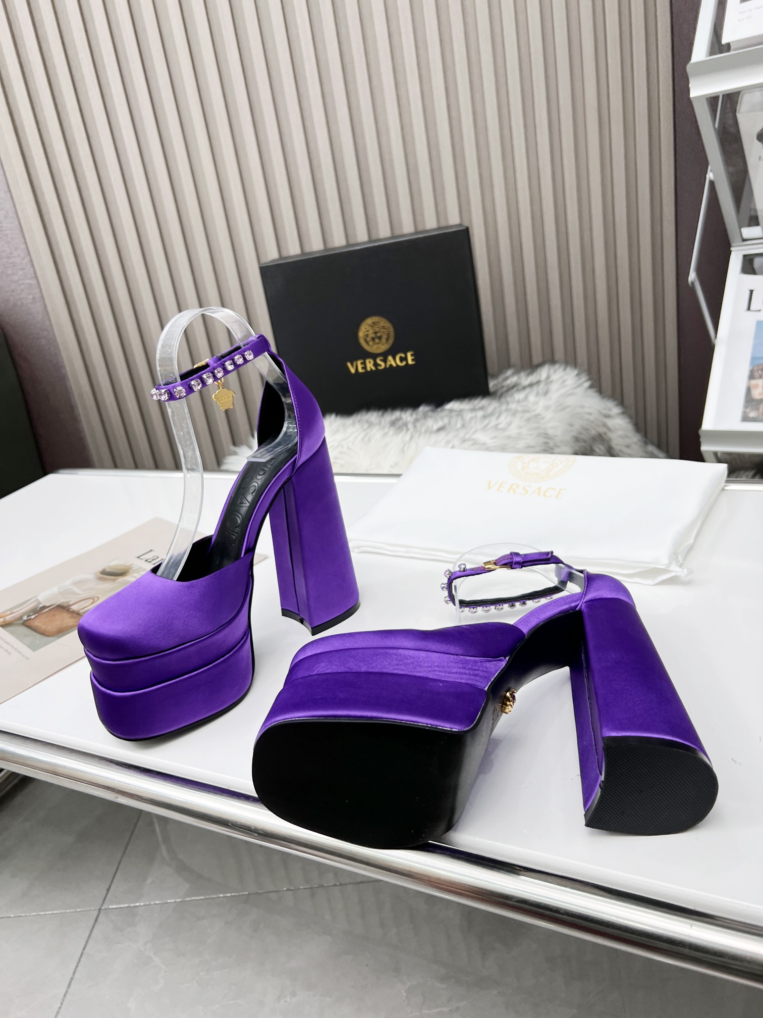 púrpura oscuro Precio de fábrica: suela de goma m, suela de cuero m. Yardage: 34-42 Versace nuevos t