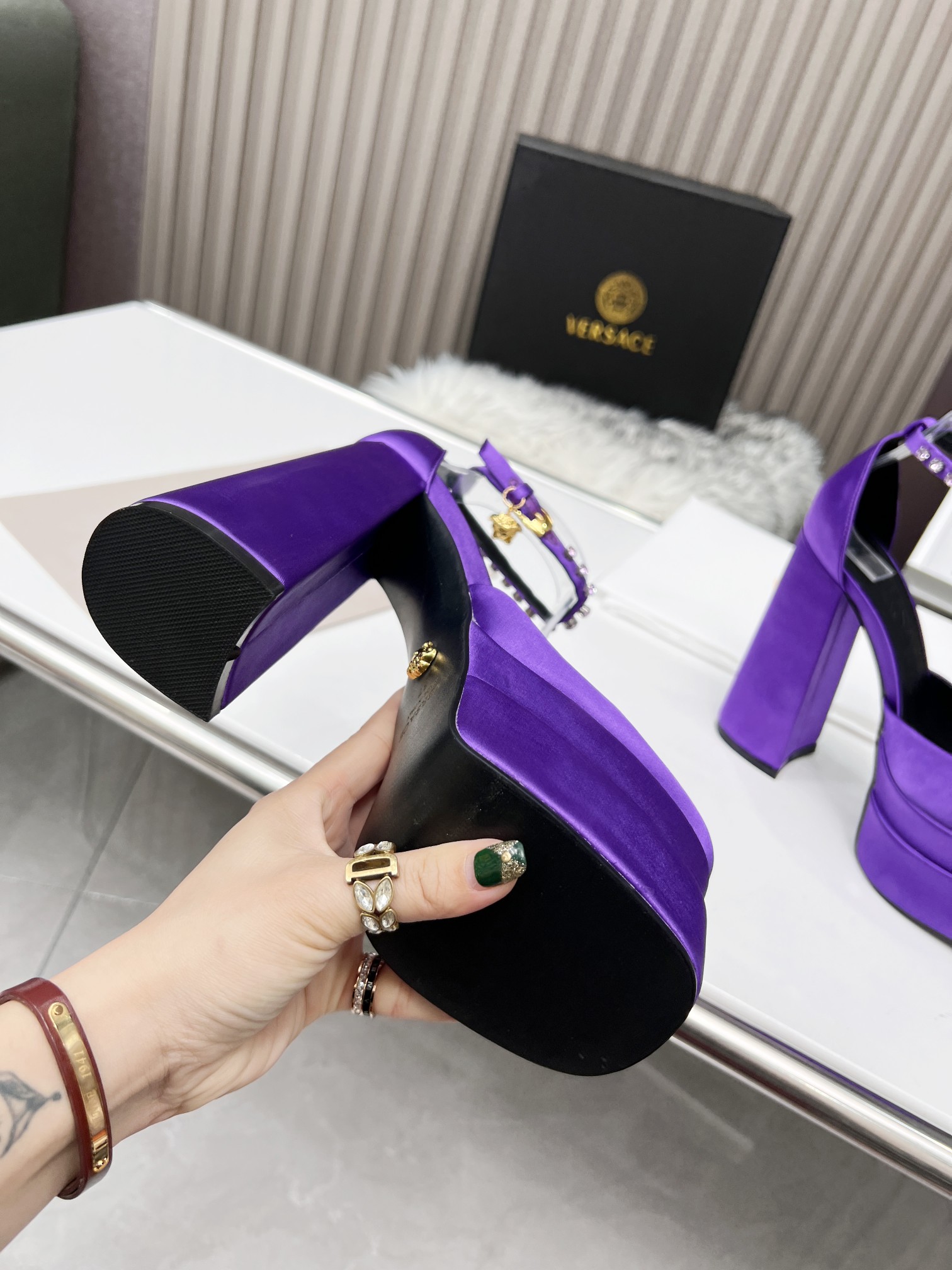 púrpura oscuro Precio de fábrica: suela de goma m, suela de cuero m. Yardage: 34-42 Versace nuevos t